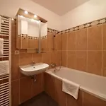Am Kirchplatz 아파트 *