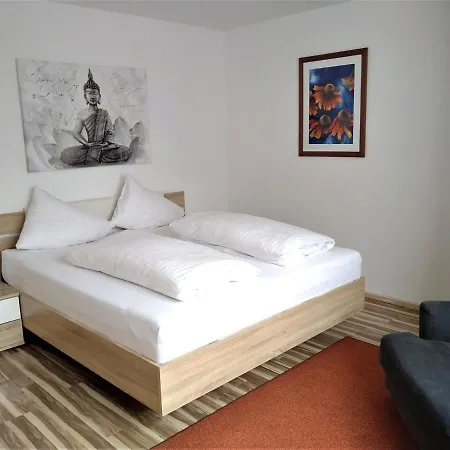 Am Kirchplatz Apartament *