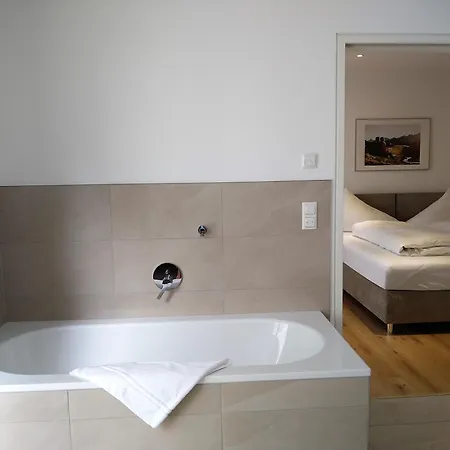 Am Kirchplatz Apartment *